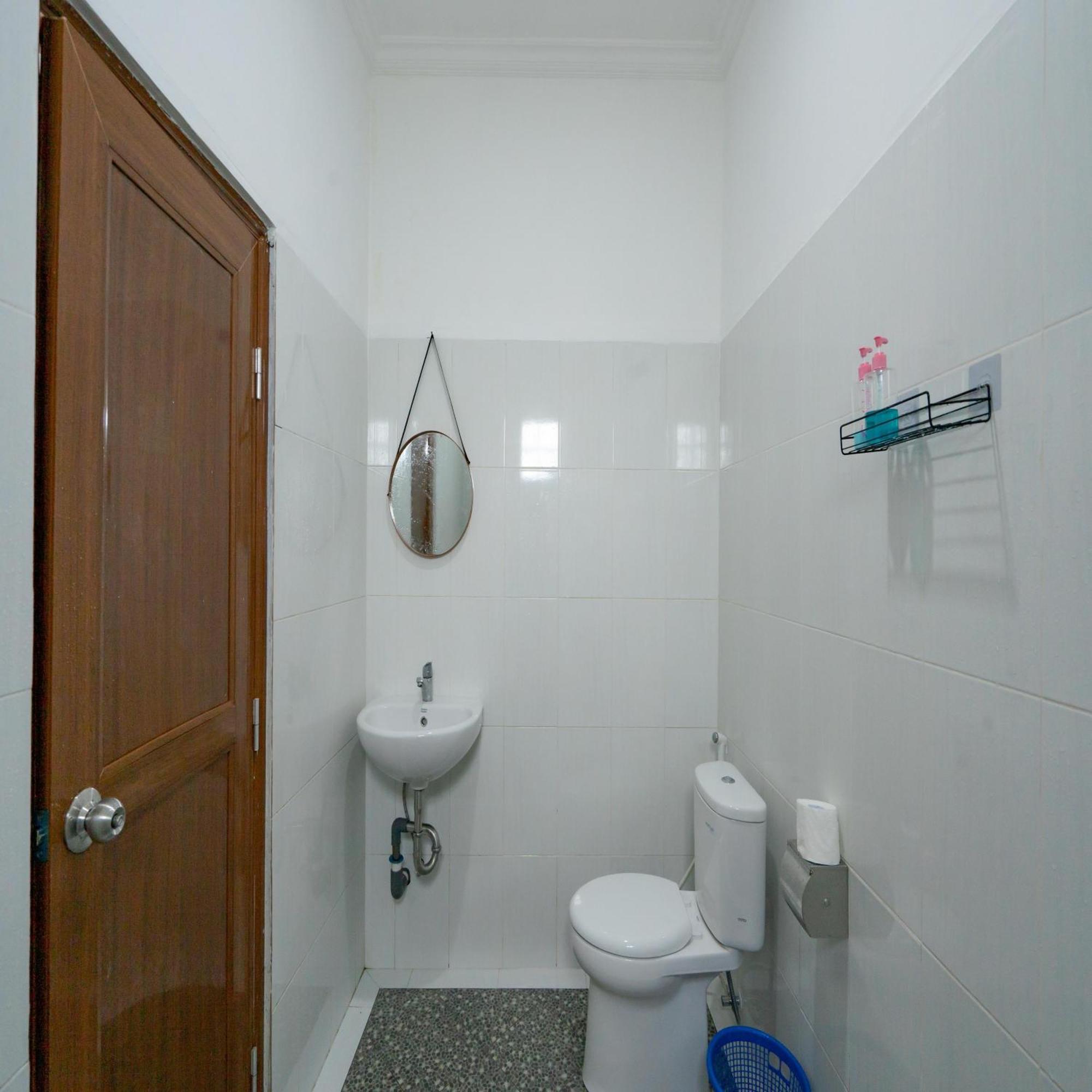 Batur Kencana Villa Mitra Reddoorz Baturaja  Luaran gambar
