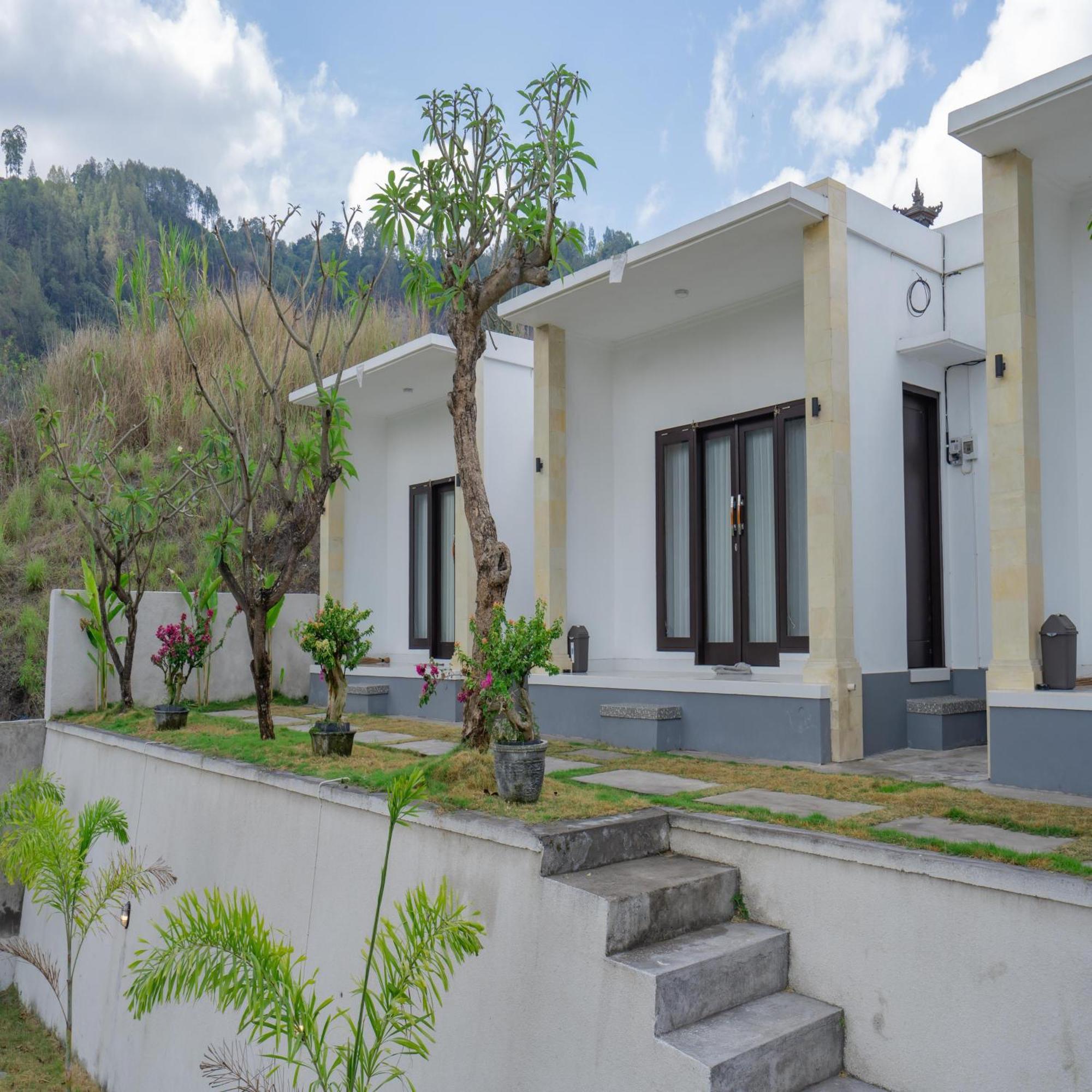 Batur Kencana Villa Mitra Reddoorz Baturaja  Luaran gambar